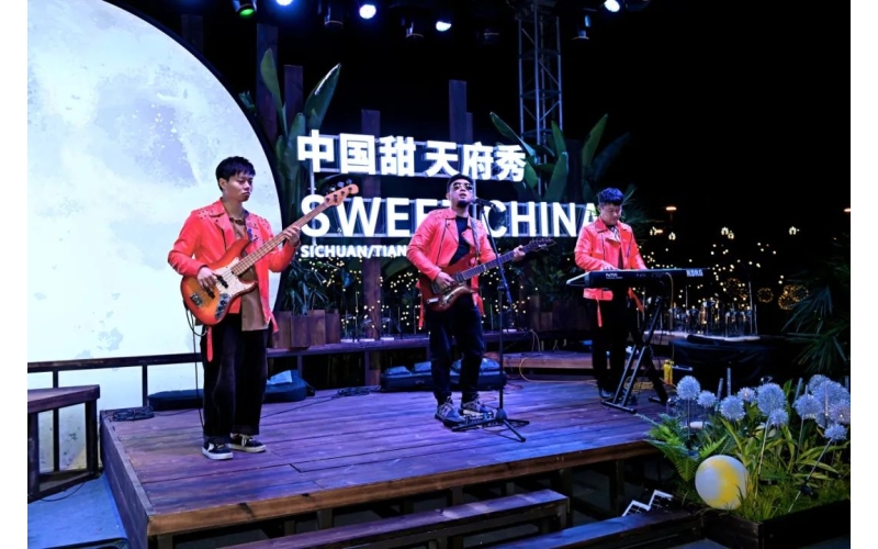 “中国甜 天府秀”糖酒会展城融合 系列消费活动引燃蓉城